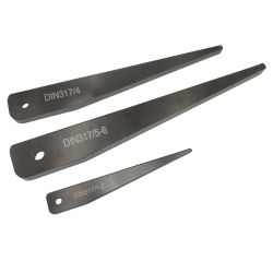 Клин для выбивания инструмента