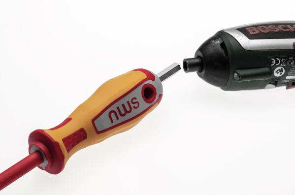 Отвертка крестовая диэлектрич со шлицем PHILLIPS-PH2 NWS 0126-PH2-100 L=205 мм, клинок l= 100 мм (0126-PH2-100)