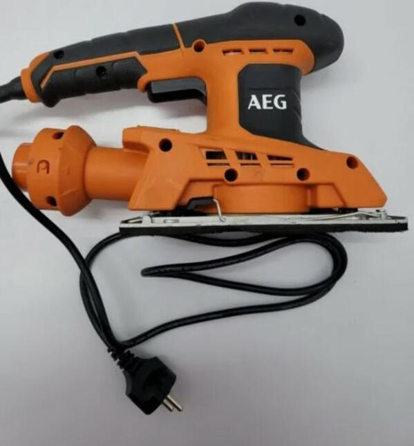 Шлифмашина вибрационная сетевая AEG: 250 Вт, платформа- 90 x 187 мм, 6000-12000 колив/мин (FS250)