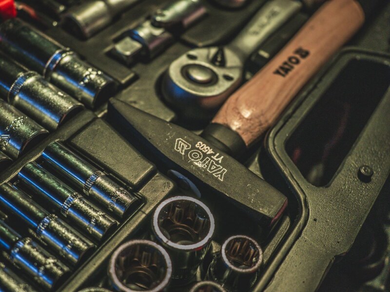 Набор торцевых головок YATO : квадрат 1/2", 1/4" с инструментами, насадками. 122 шт. (YT-38901)