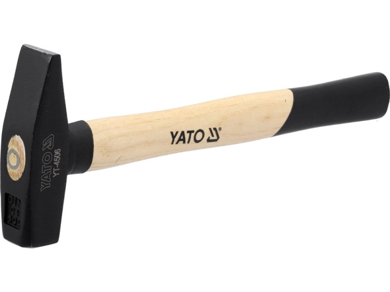 Молоток слесарный на деревянной рукоятке YATO YT-4506, 600 г, DIN 1041