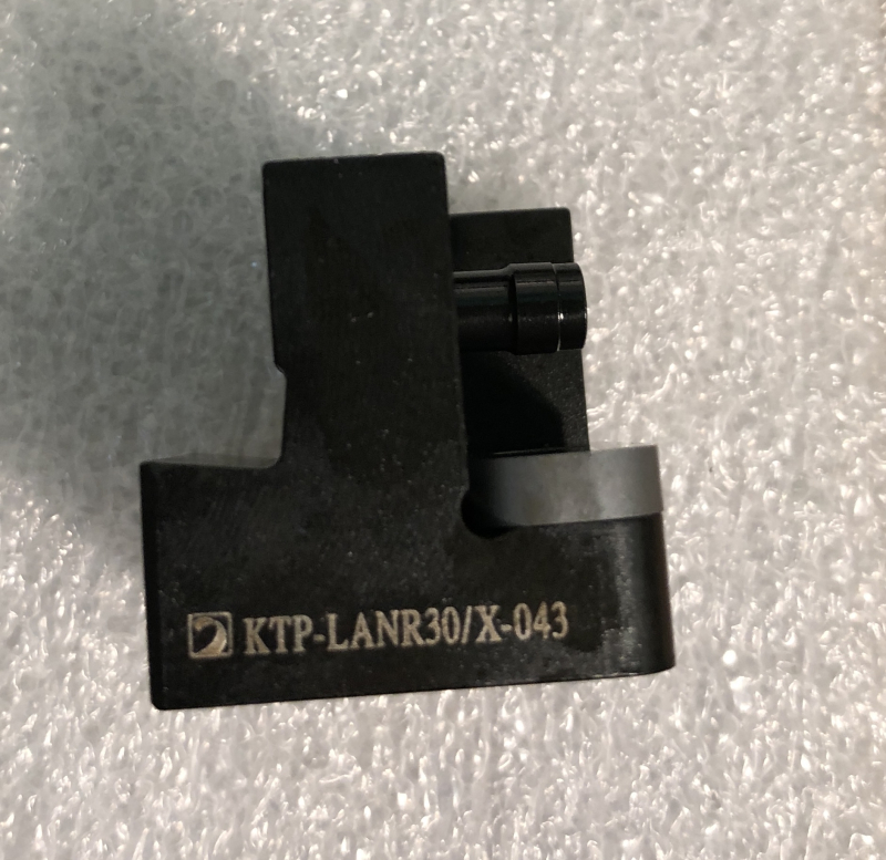 Кассета гребневая правая KTP-LANR30/X-043 PRAMET для крепления 
тангенциальной пластины LNUX 301940