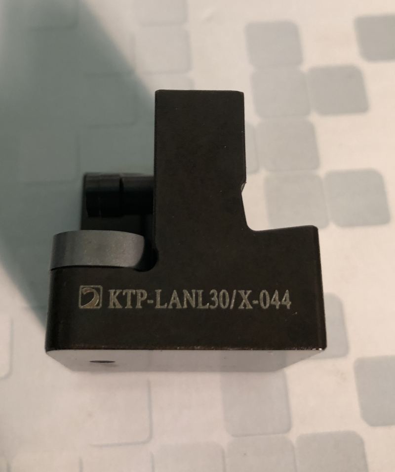 Кассета гребневая левая (LH) KTP-LANL30/X-044 PRAMET для крепления 
тангенциальной пластины LNUX 301940