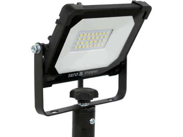 Прожектор с SMD-диодным излучением YATO: 20 Вт, 230 В,1900 Lm, на штативе h=0.6-1.22 м, кабель-2м (YT-818141)