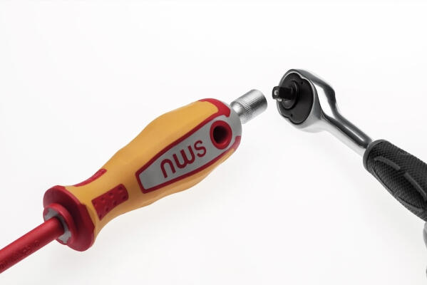 Отвертка крестовая диэлектрич со шлицем PHILLIPS-PH2 NWS 0126-PH2-100 L=205 мм, клинок l= 100 мм (0126-PH2-100)