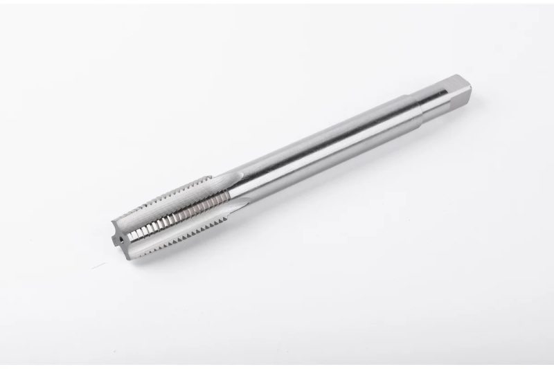 Метчик гаечный М27х2 Р6М5 прямой хвостовик. левый внутризавод