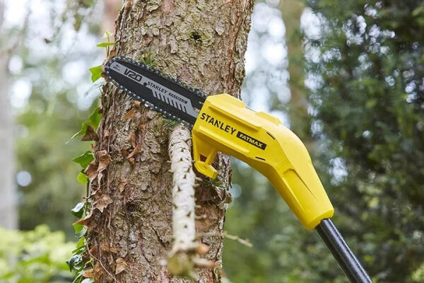 Высоторез цепной аккумуляторный FATMAX V20, шина 20см, телескоп ручка до 3м, 1 акум 4А (SFMCPS620M1-)